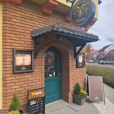 Restaurace A U Berana Gasthof 3*